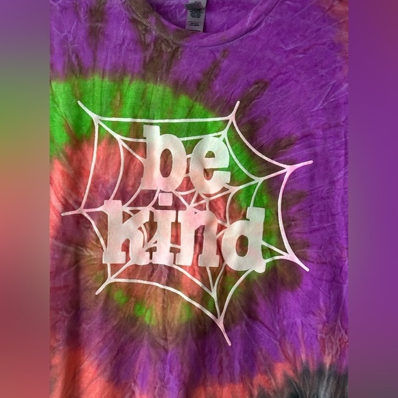 Gildan Tie Dye Multicolored Print Shirt With Quote Be Kind Size S - Picture 2 of 8